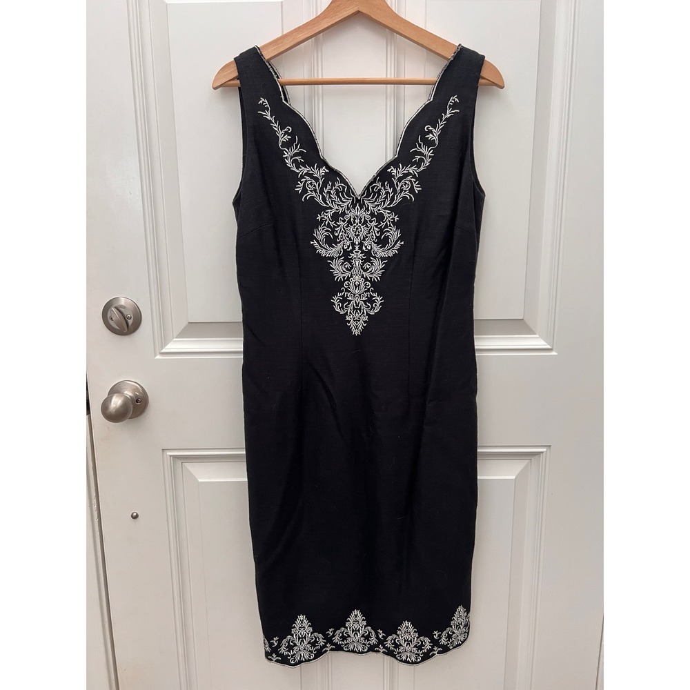 B. Moss Dress Collection Black Embroidered Scalloped V-Neck Sheath Dress Size 8